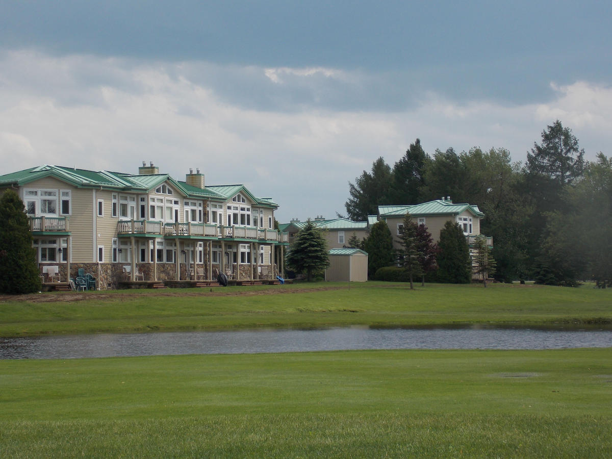 Fairway Suites At The Peak French Creek المظهر الخارجي الصورة